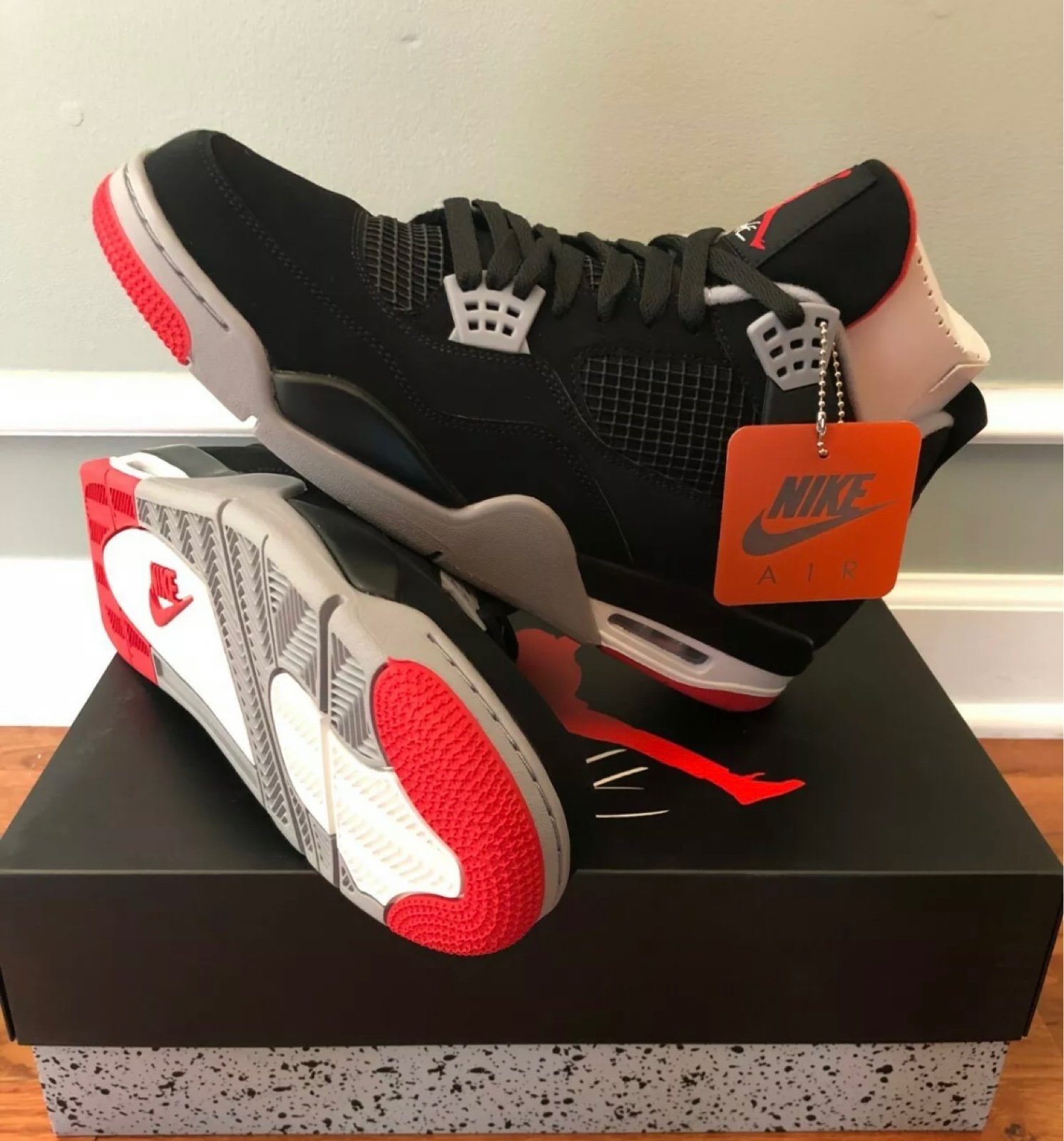 Jordan 4 “Bred”