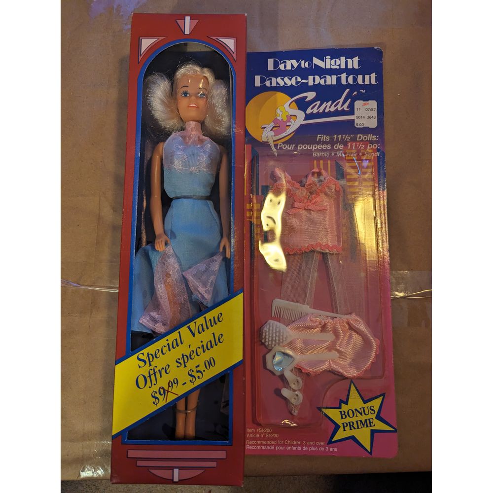 Sandi Doll by Totsy - Day to Night Passe~partout 1987 Dress blue Nightgown pink