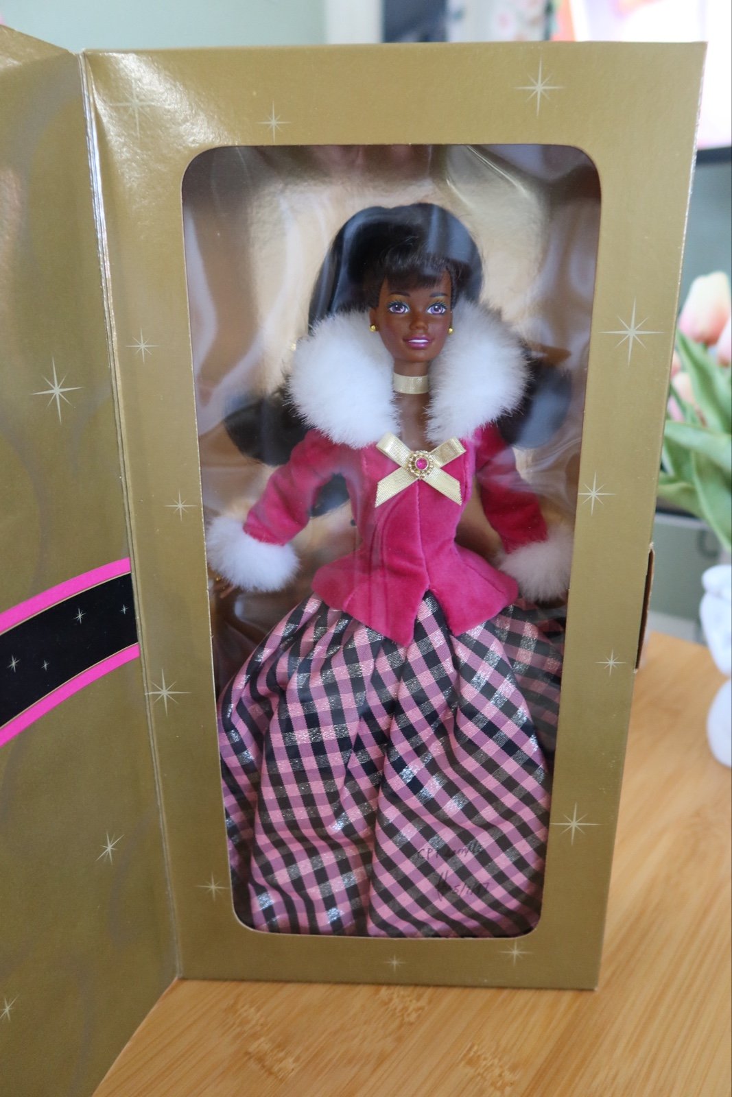 *BRAND NEW* An Avon Exclusive Special Edition Winter Rhapsody Barbie (Brown)