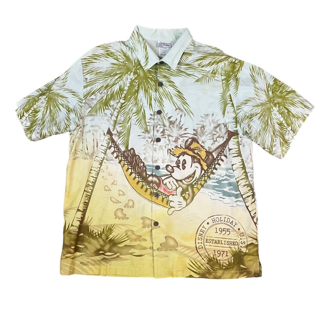 Disneyland Resort Men's Large Mickey Mouse Holiday Hawaiian.
