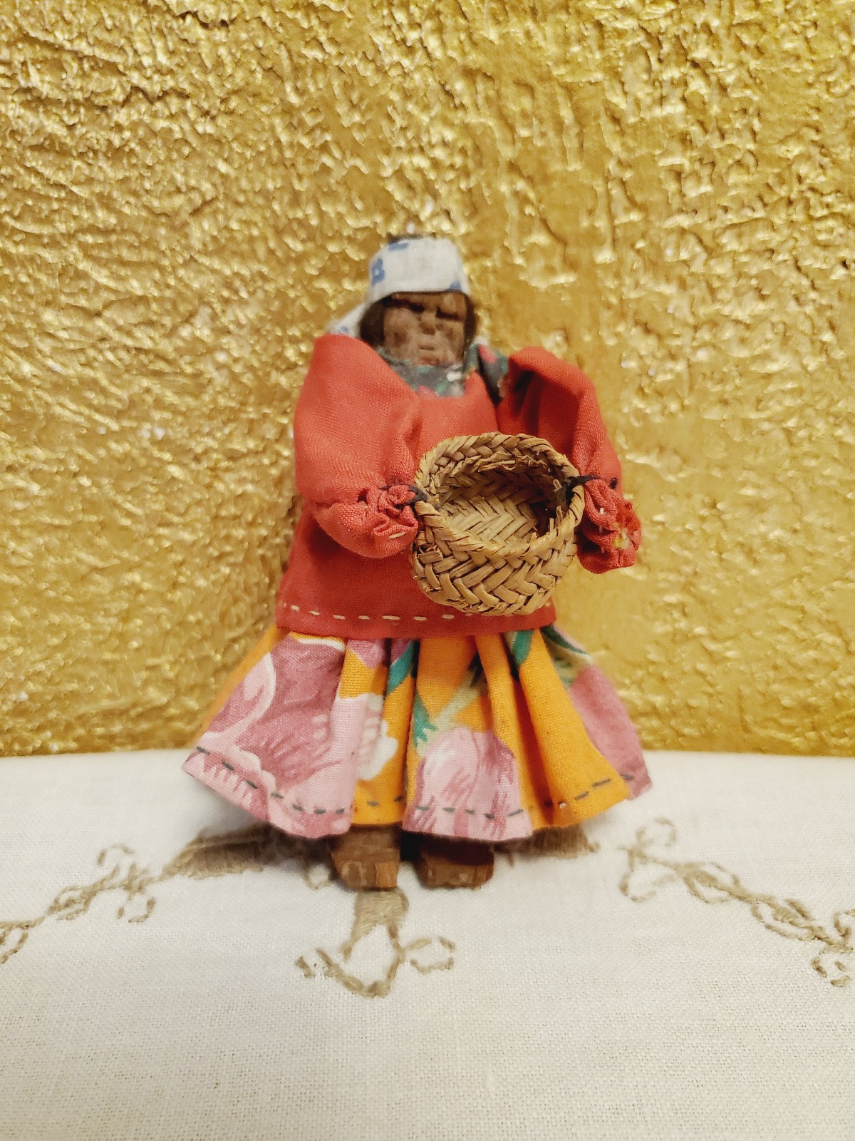 Wood Hand Carved Mexican Rarámuri Tarahumara Doll 5