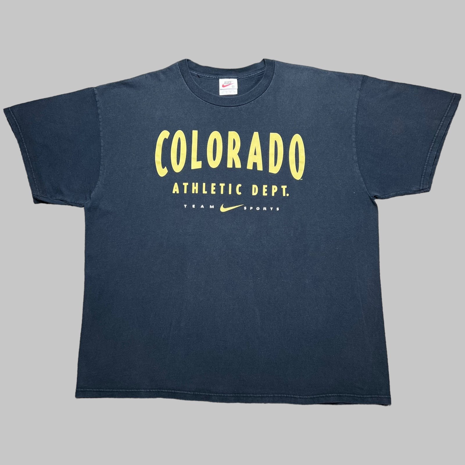 Vintage 1990s NCAA Colorado Buffaloes Nike Swoosh T-Shirt