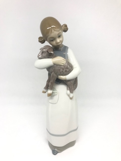 Lladro GIRL WITH LAMB #1010 Porcelain