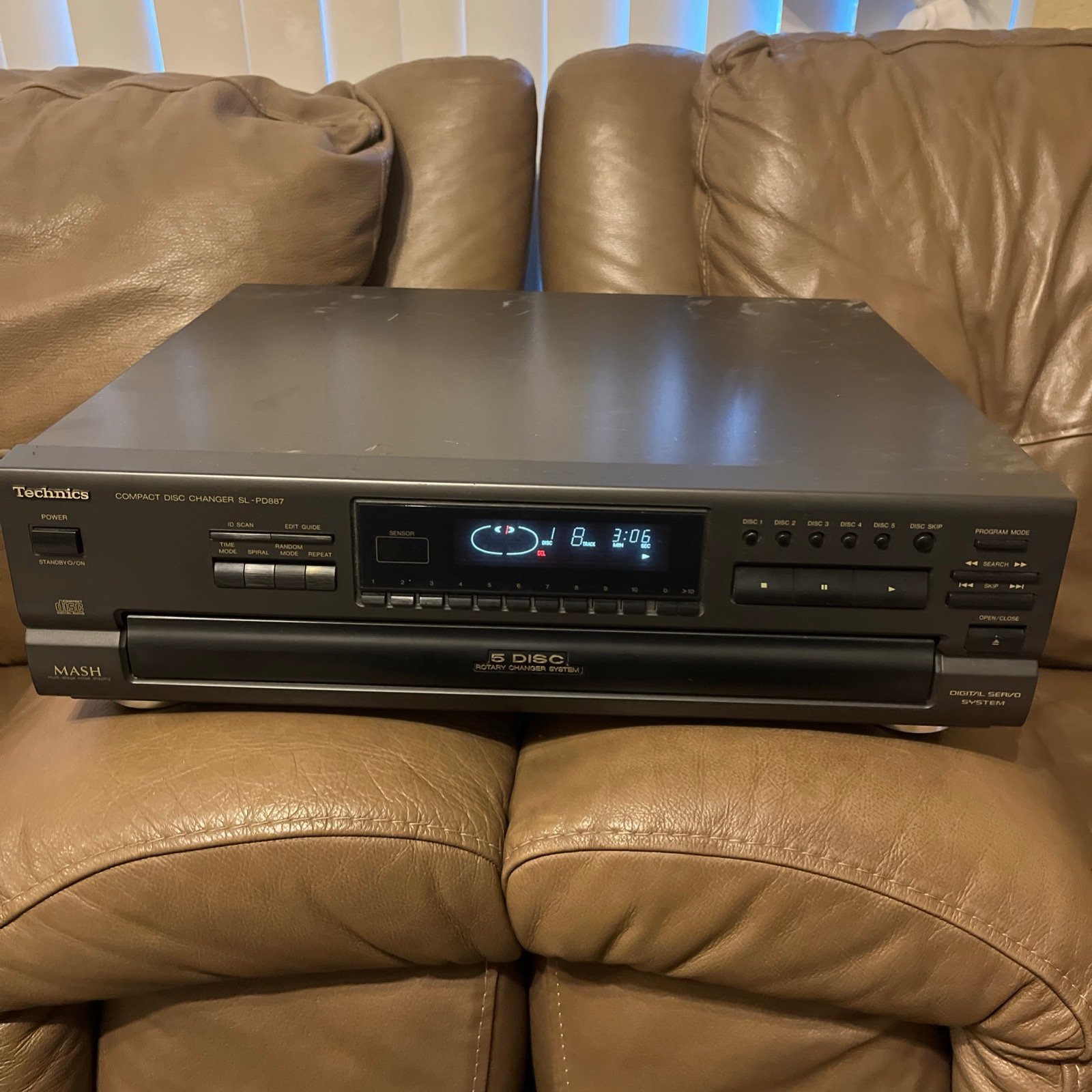 Technics SL-PD887 5 Disc CD Compact Disc Changer Player - TESTED