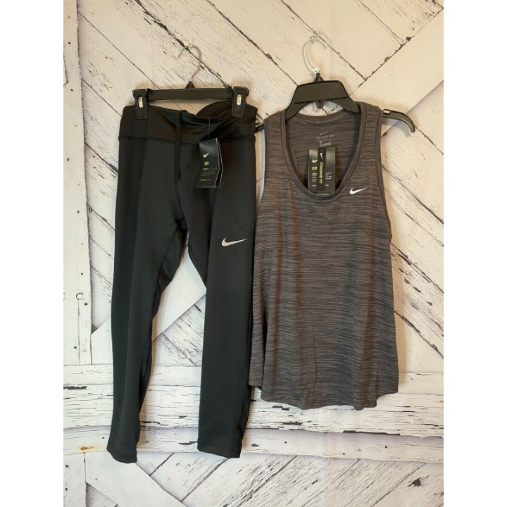 Women's Nike & Workout Tank Top & Black