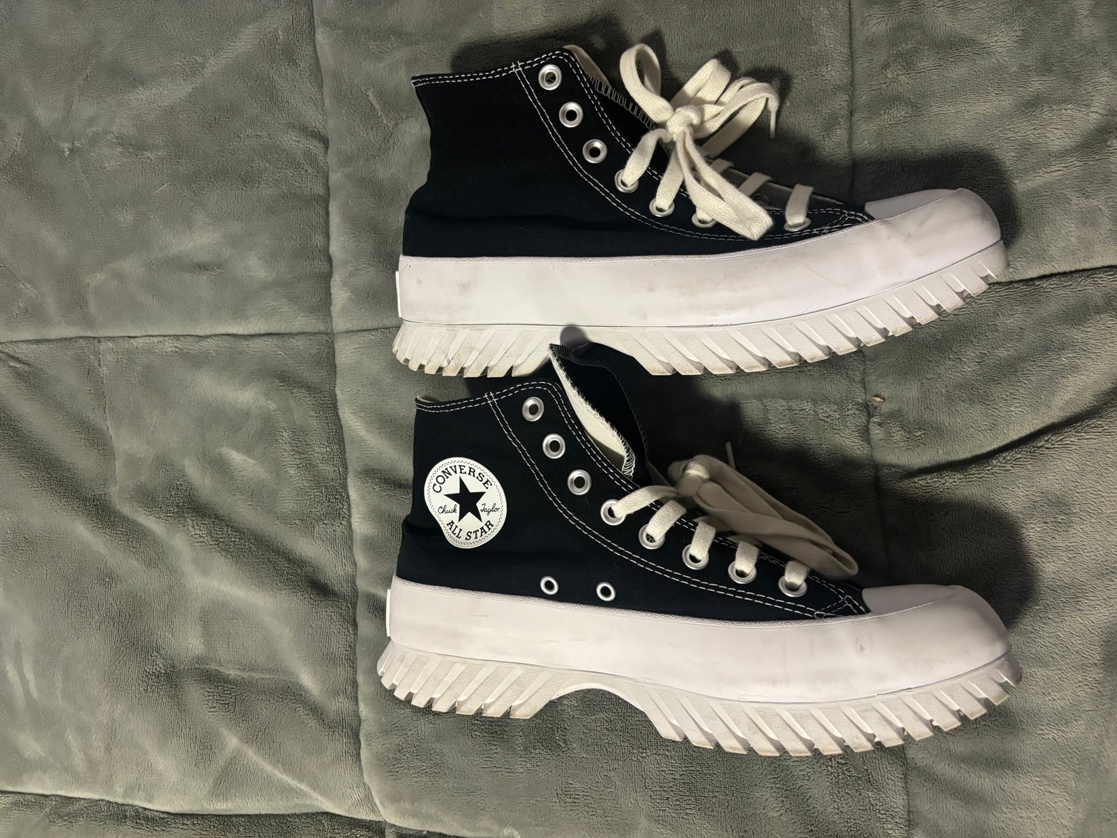 Converse platform women 9.5
