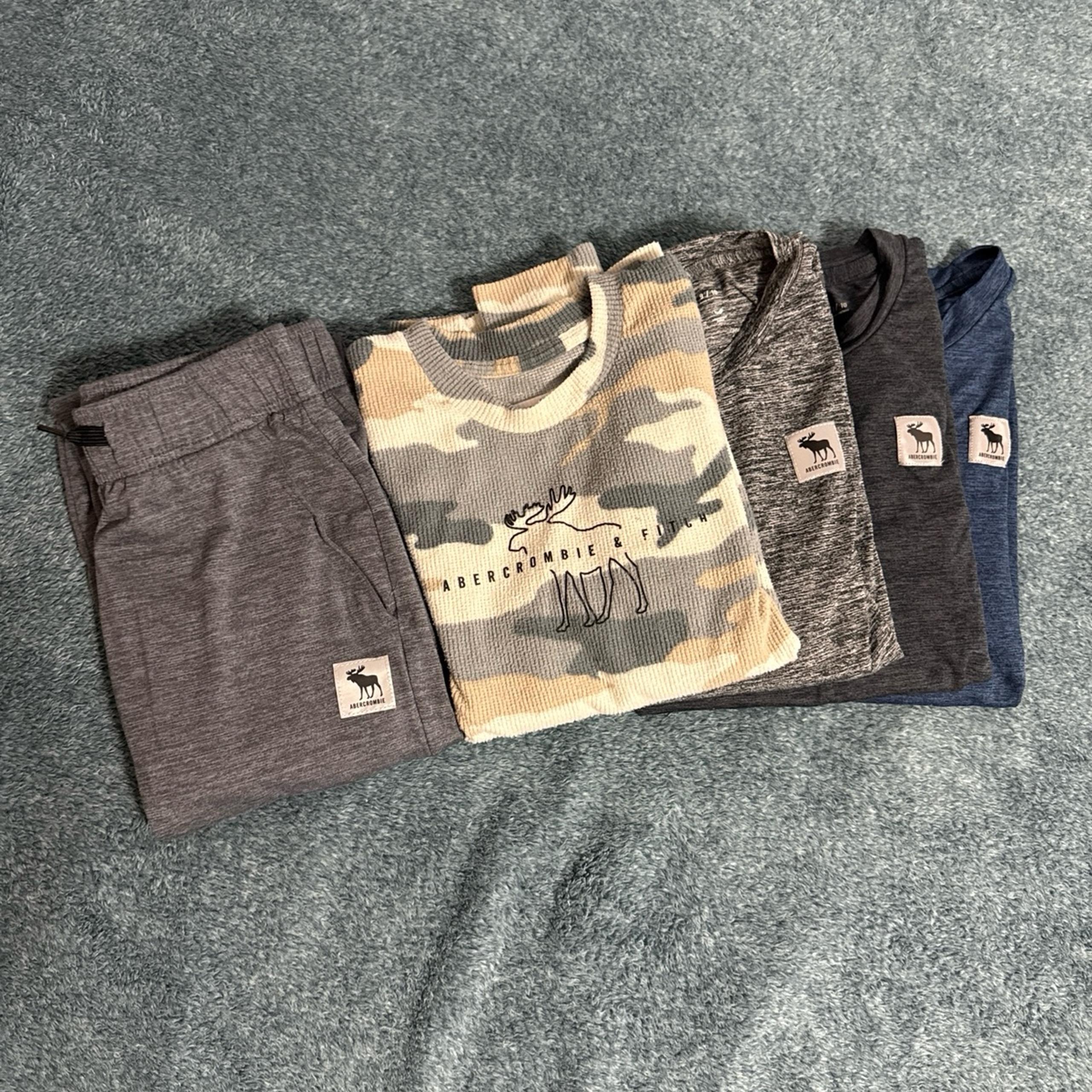 7 Piece Abercrombie and Fitch Lot
