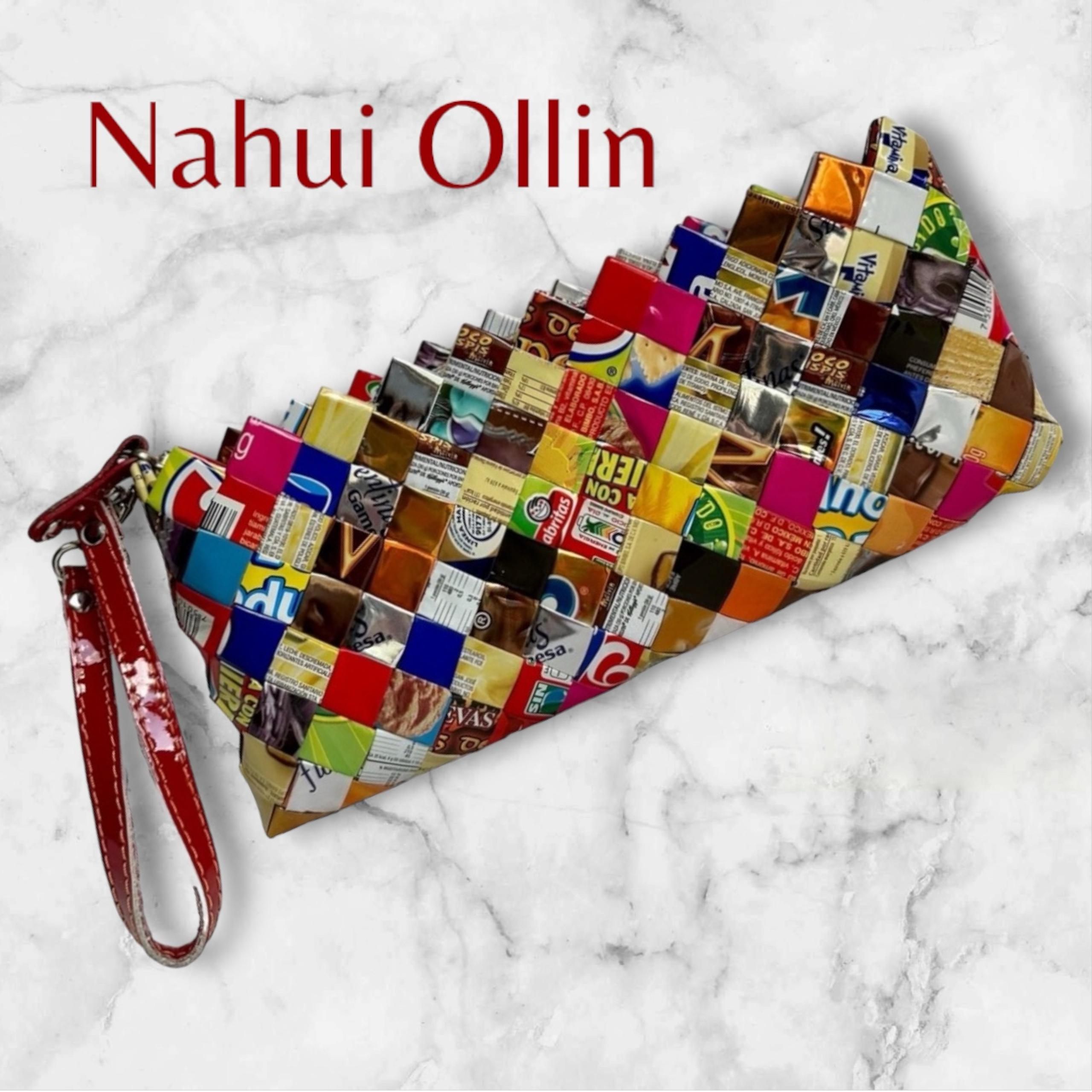 NWOT NAHUI OLLIN TUTTI FRUITY CANDY WRAPPER COLORFUL WRISTLET CLUTCH SMALL PURSE