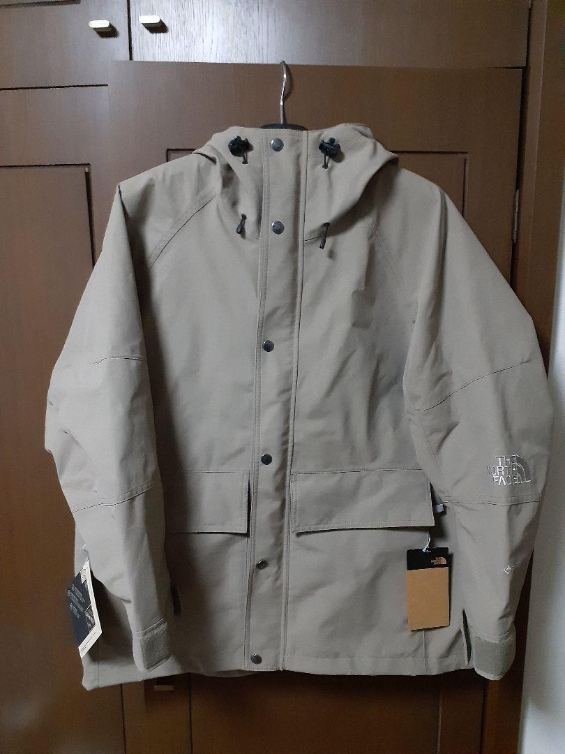 THE NORTH FACE North Face Compilation Jacket, Brand New