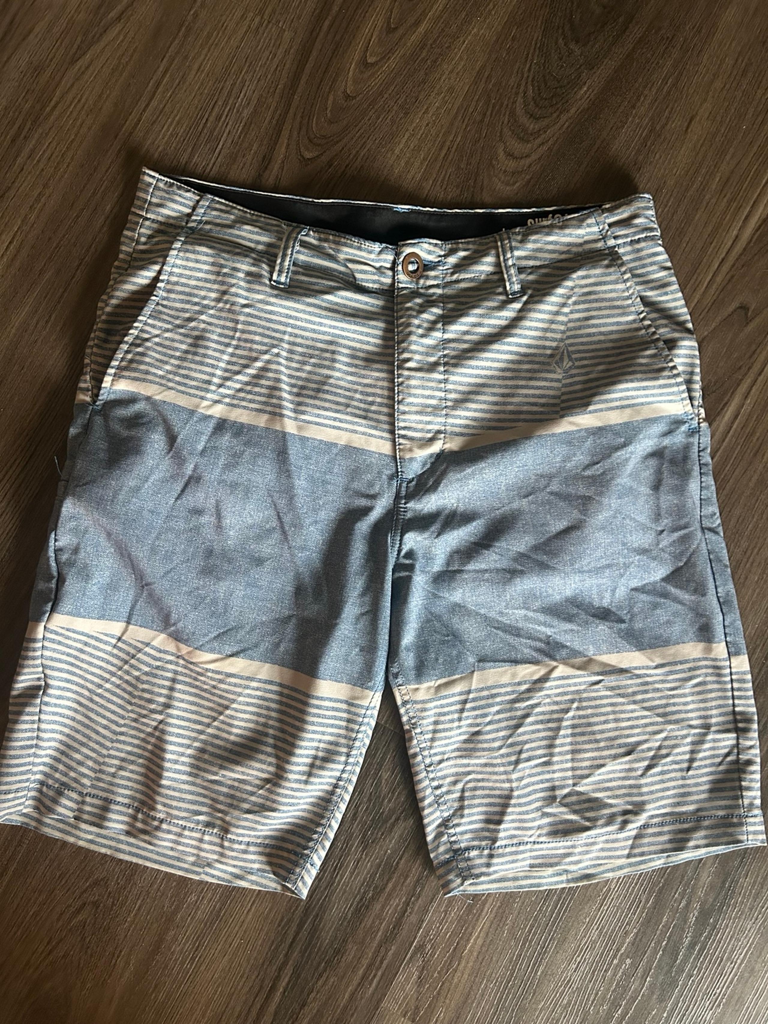 Men’s 31 Volcom Board Shorts/Swim Trunks