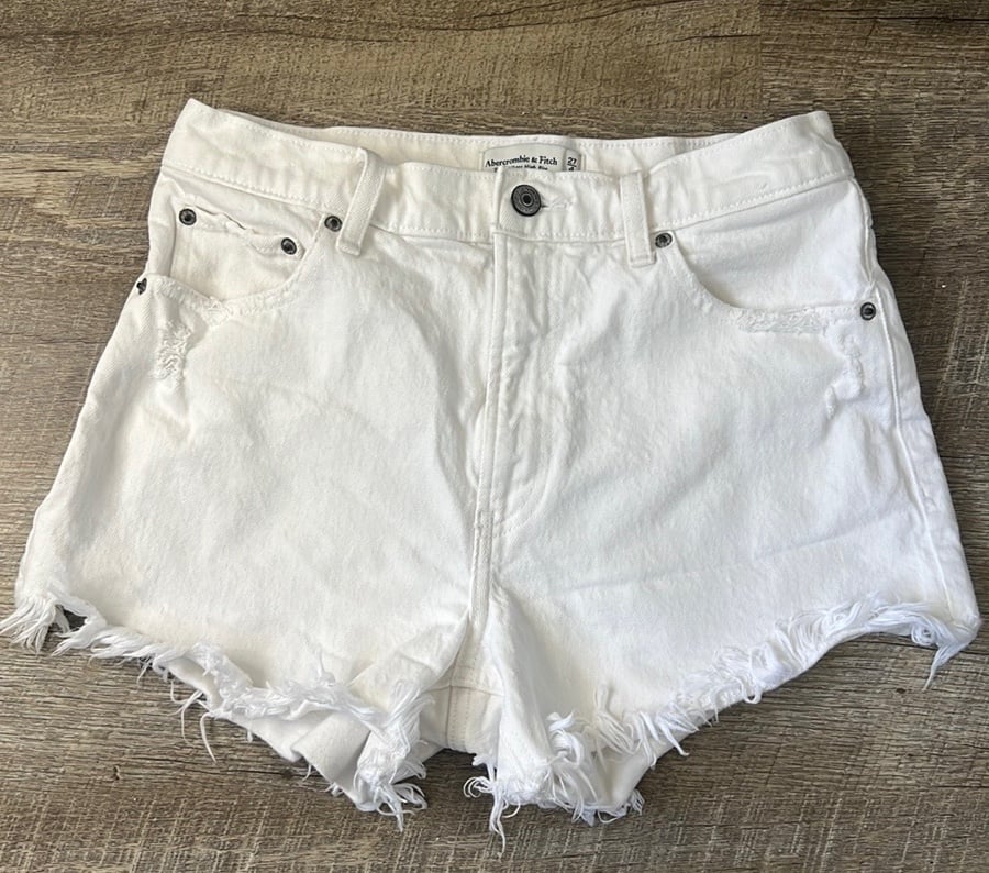 Abercrombie & Fitch The 4” Short High Rise Size 4/27