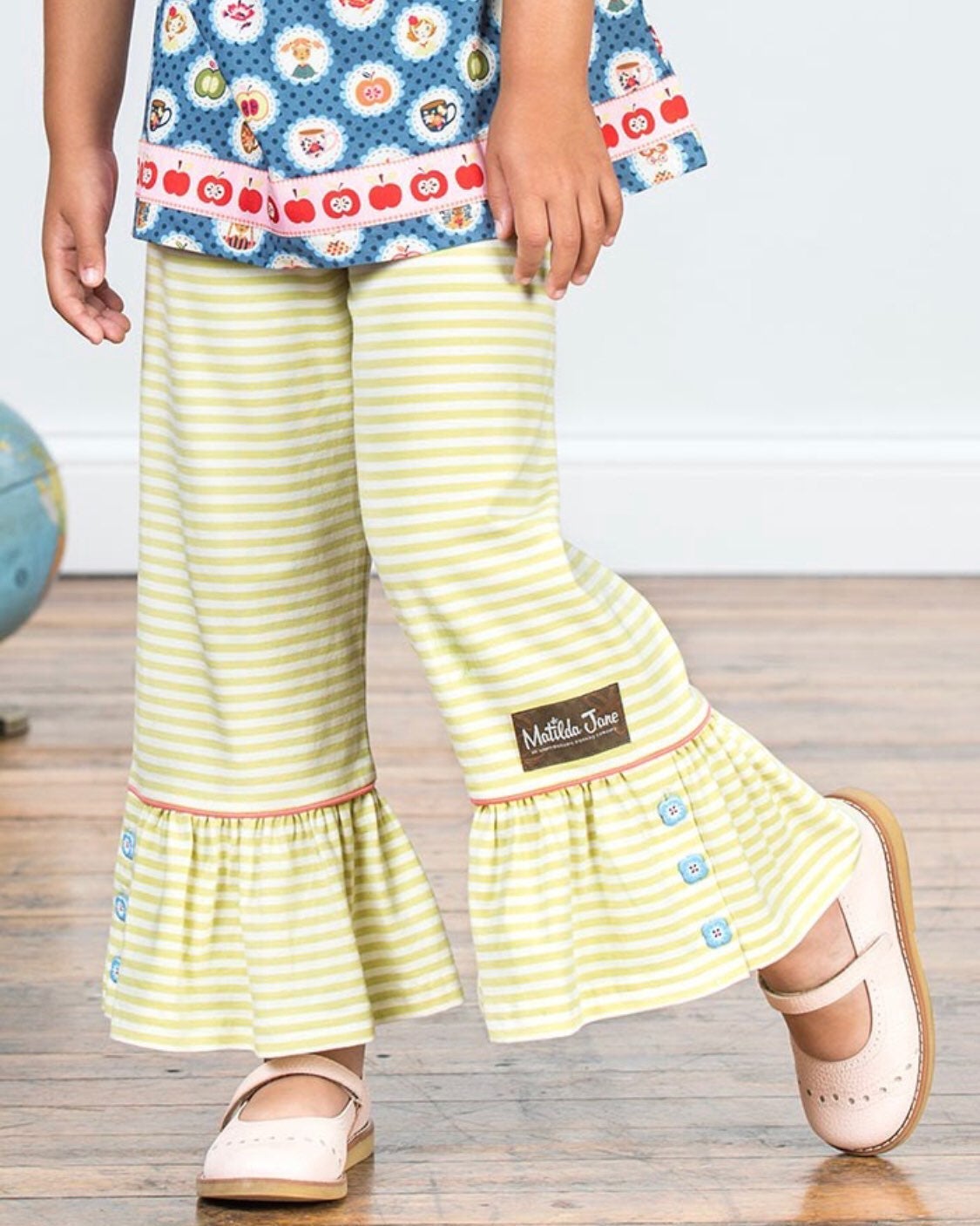 Size 2 NWT Library Book Big Ruffle