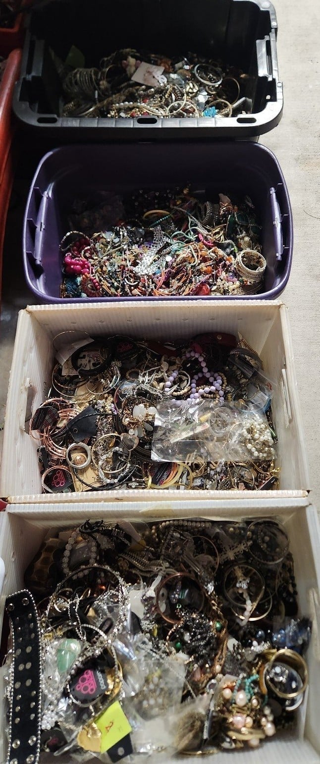 10 lbs jewelry lot necklaces bracelets rings earrings pins