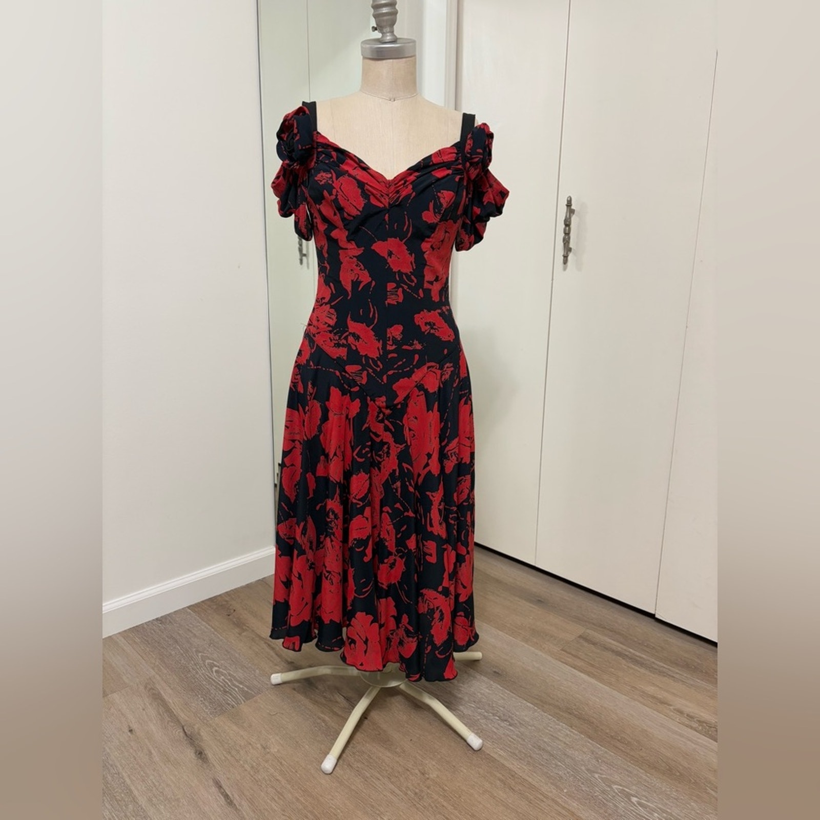 Barbara Barbara Vintage Red Floral Dress Size 6