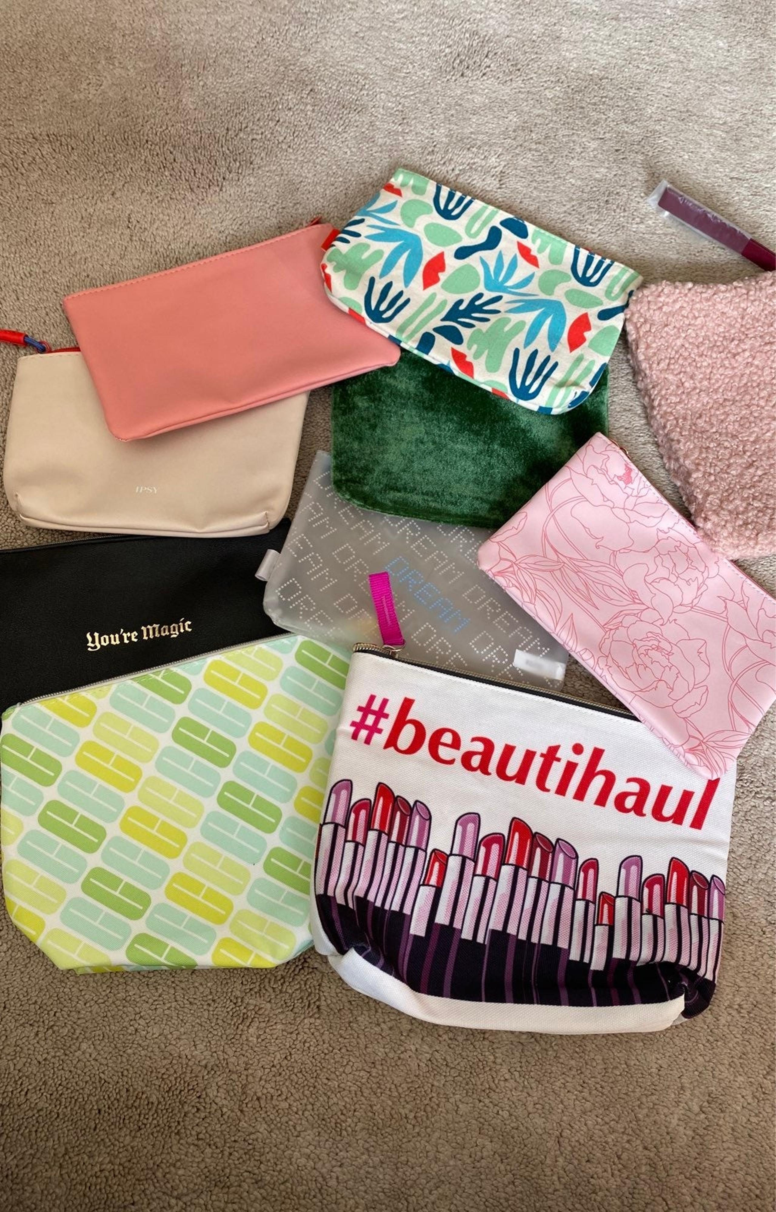 Free! Makeup Bag
