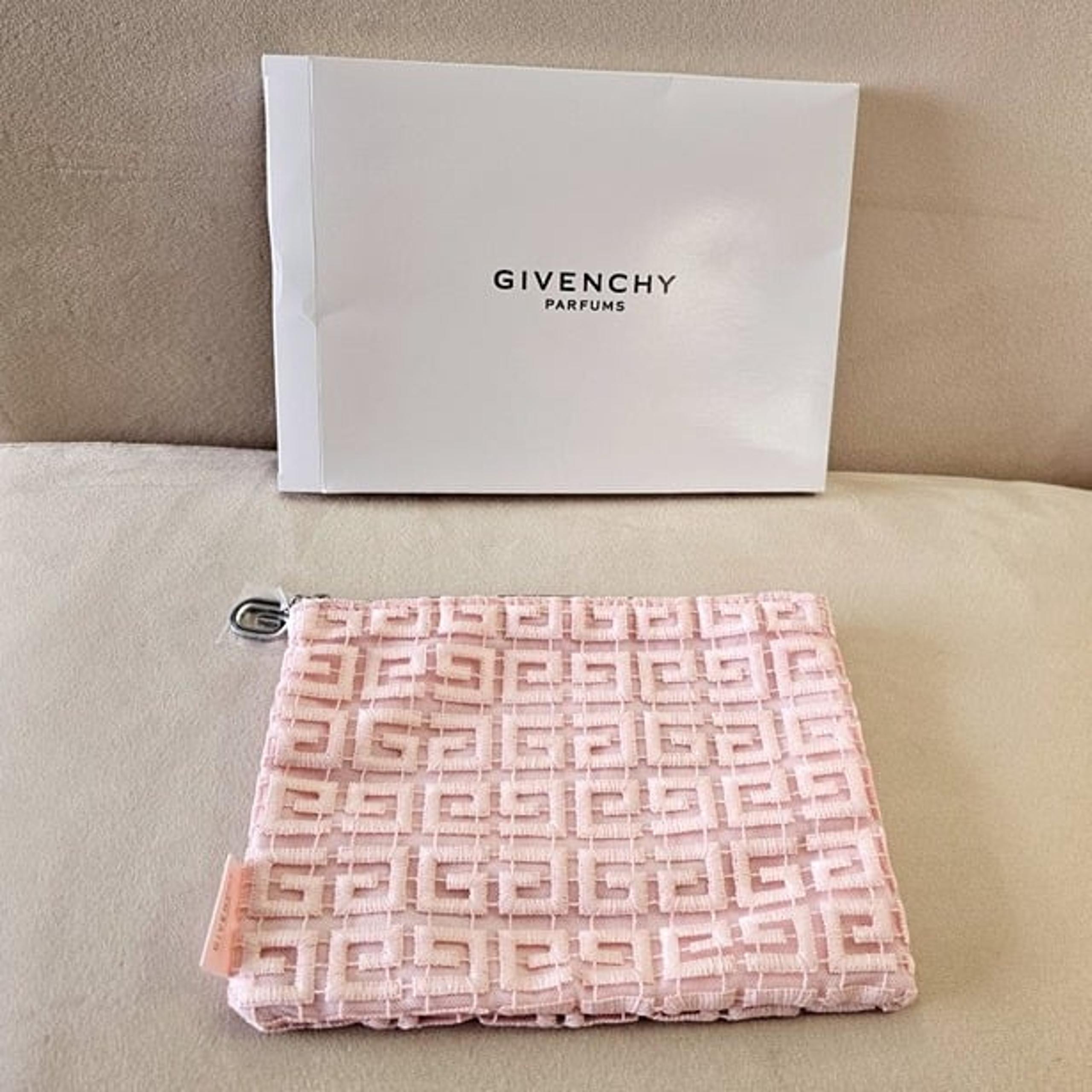 GIVENCHY LOGO PARFUMS PASTEL PINK COSMETIC SOFT BAG POUCH NWOT