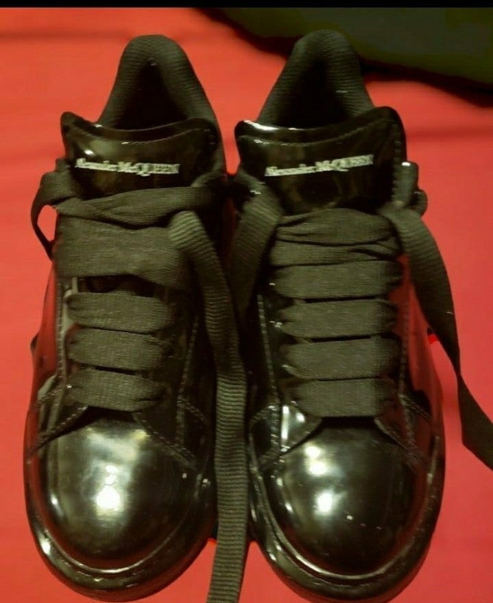 Alexander mcqueen kids sneakers black patent leather size 2