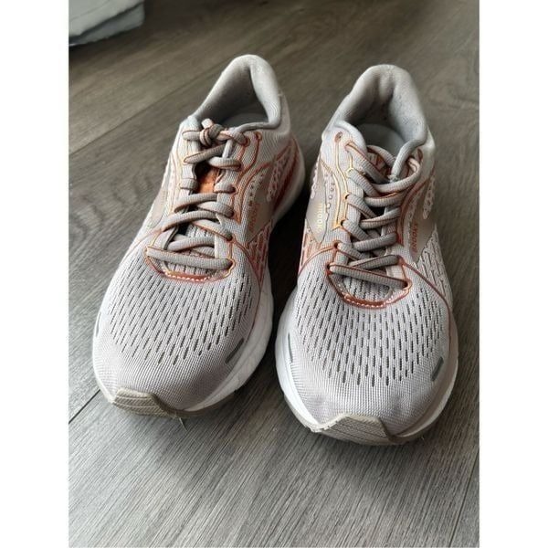 Brooks adrenaline GTS womens shoes gray and orange size 7