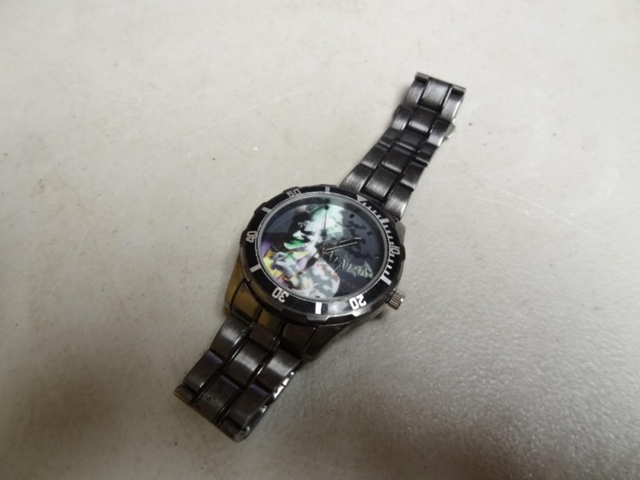 ACCUTIME DC COMICS BATMAN ARKHAM CITY JOKER MENS WATCH SR626SW WORKS RUNS
