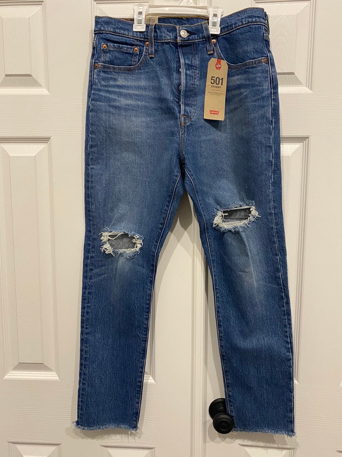 New! Levi 501 high rise destructed skinny jeans size 29x28
