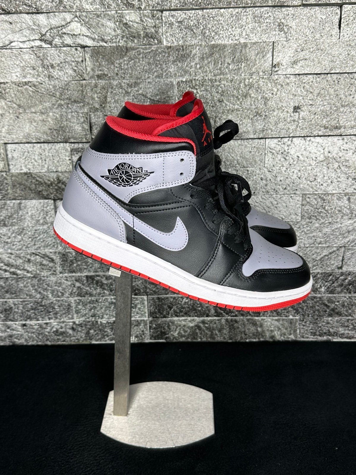 Air Jordan 1 Mid Black / Fire Red / Cement Grey - M9