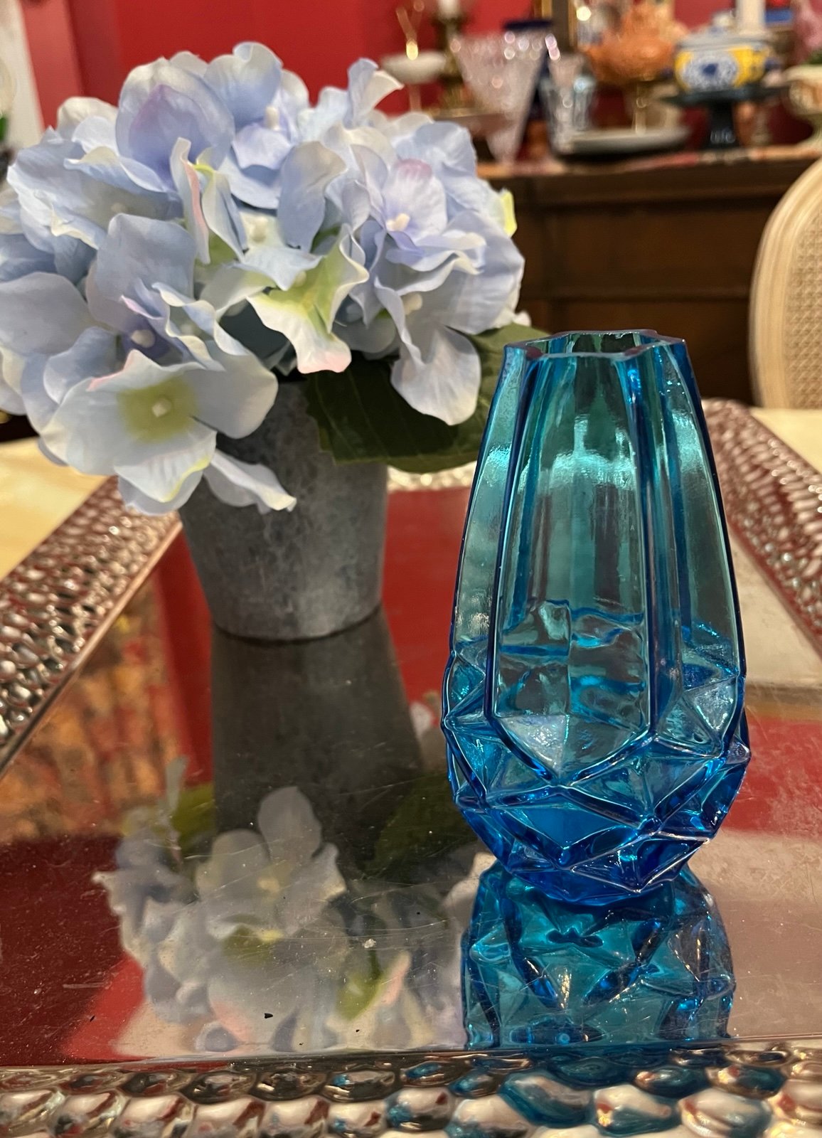 Vintage Handblown Aqua Art Glass Geometric Beautiful Bud Vase. Perfect decor!