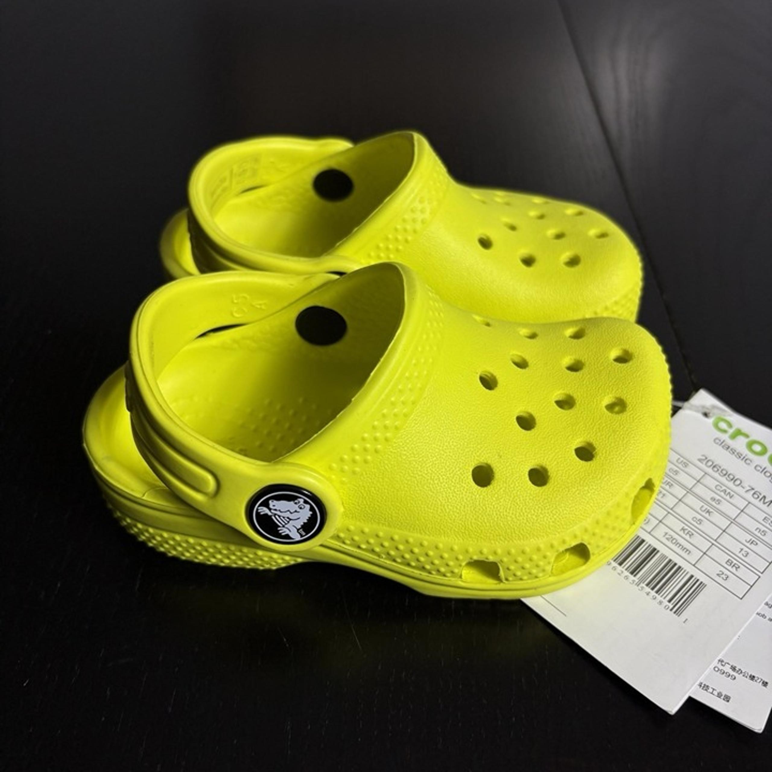 CROCS Classic Clogs Toddler Boy/Girl Size 5 Neon Highlighter Yellow Shoes NWT