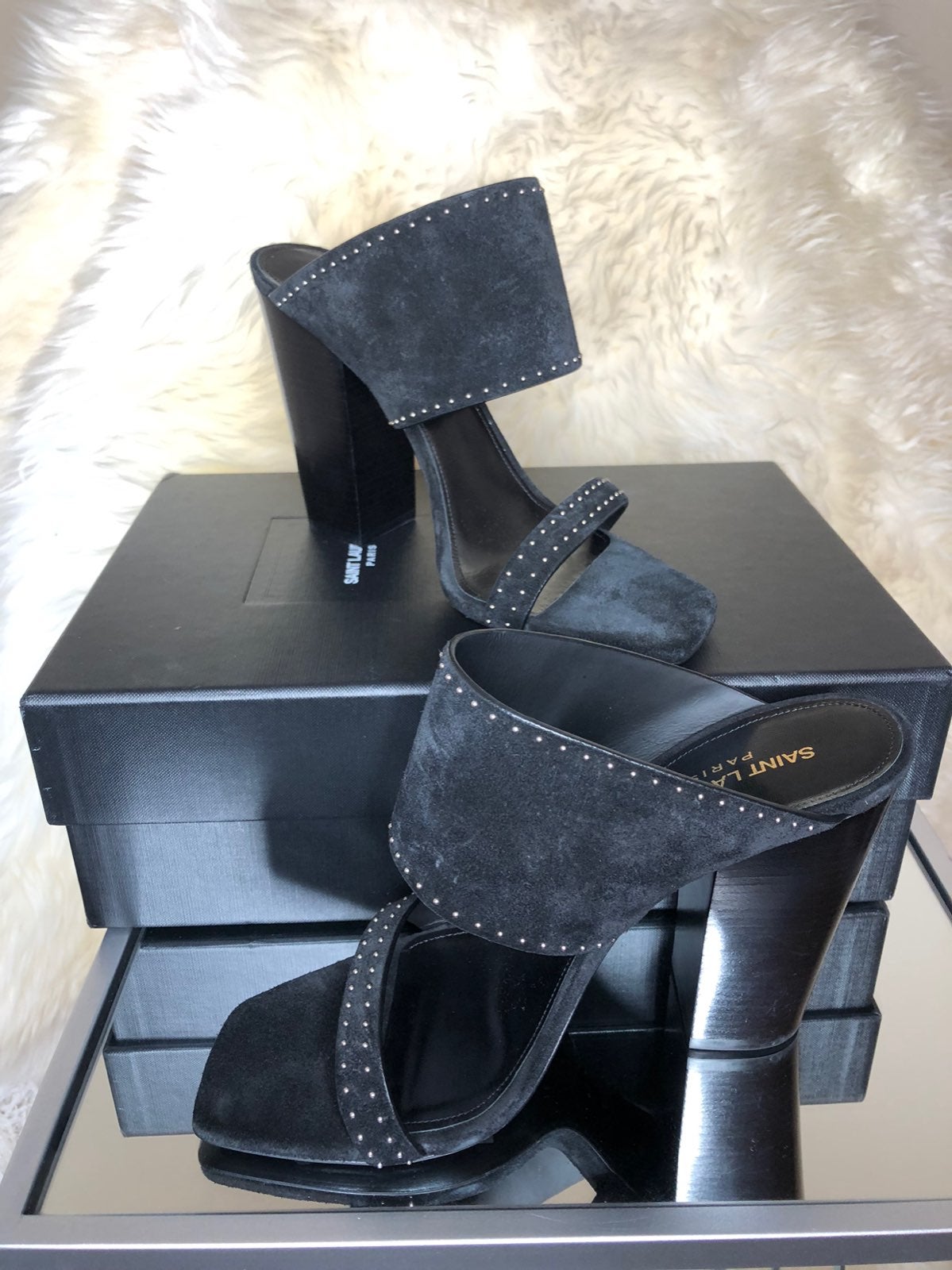 Saint Laurent (40) Oak Black Suede