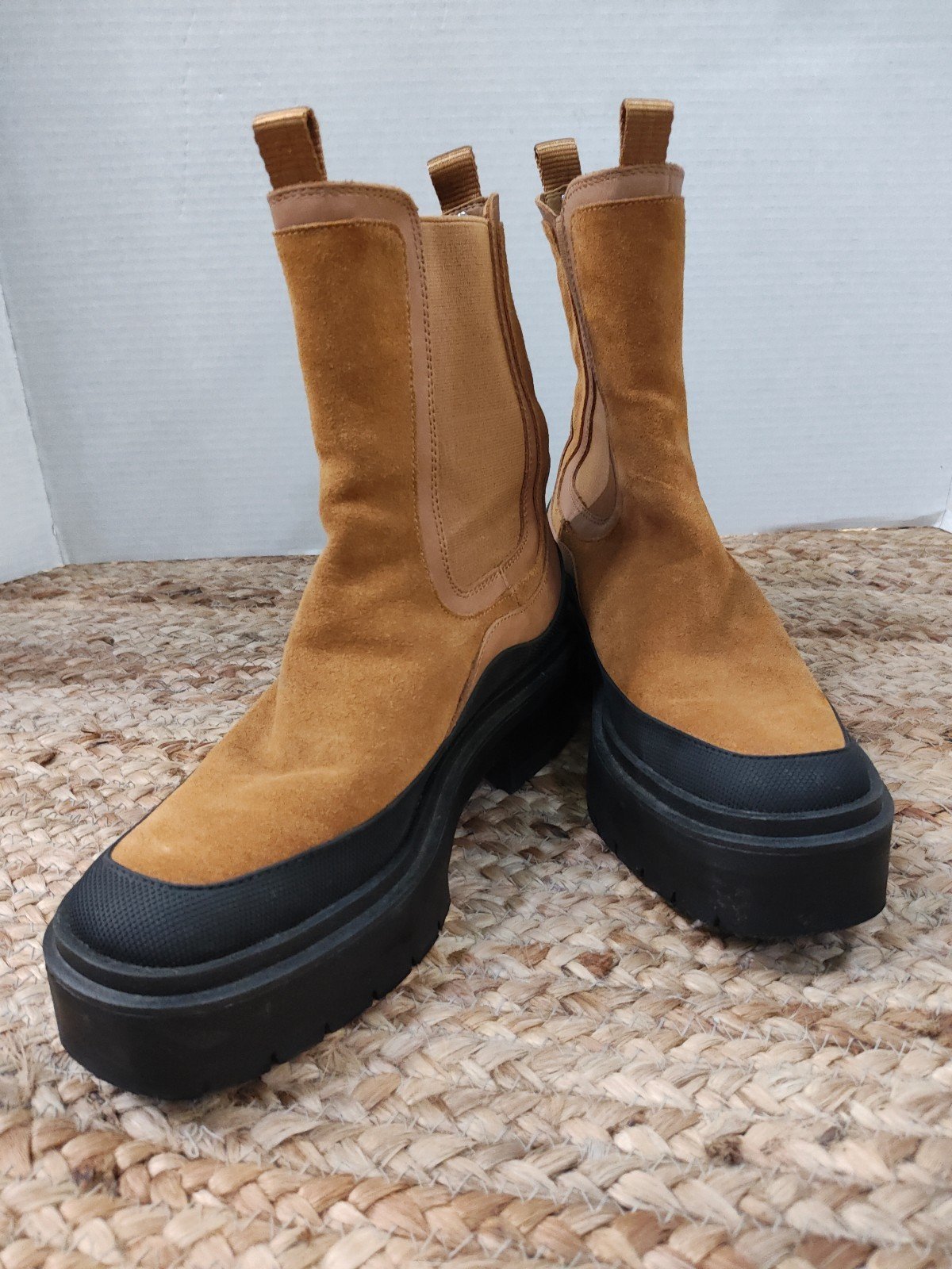 Sam Edelman Lulia Lug Sole Chelsea Boots Brown Suede Pull On Women's Size 8