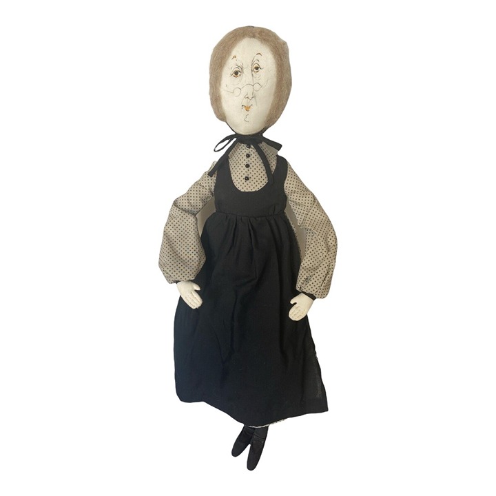 P. BUCKLEY MOSS GRANDMOTHER AMISH DOLL, 1988 HAND MADE