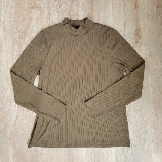 New Banana Republic Mock turtleneck long sleeve