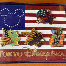 Disney American Waterfront New York Limited Edition Pin Set