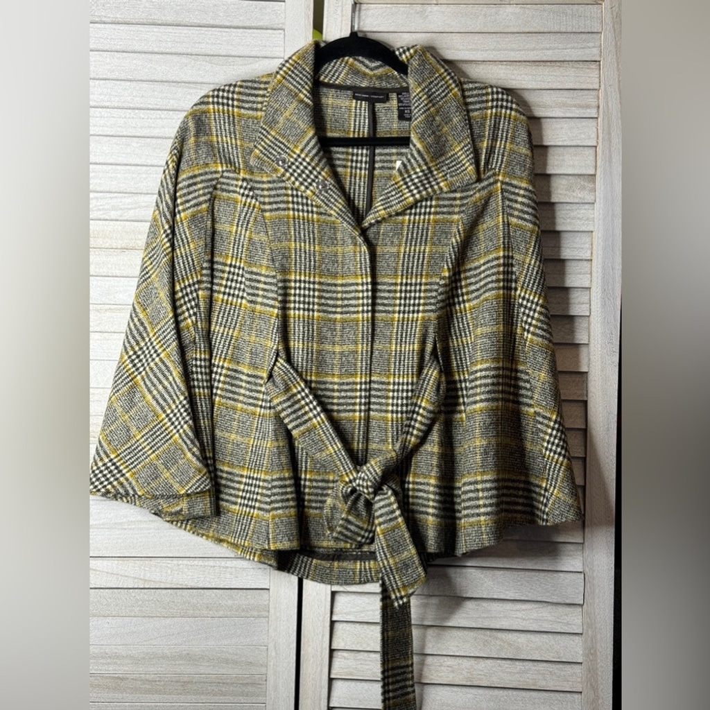 New York & Company Cape. Size XS. New with Tags.