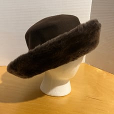 Ladies Round 100% Wool Hat w/faux fur Trim Brown One Size
