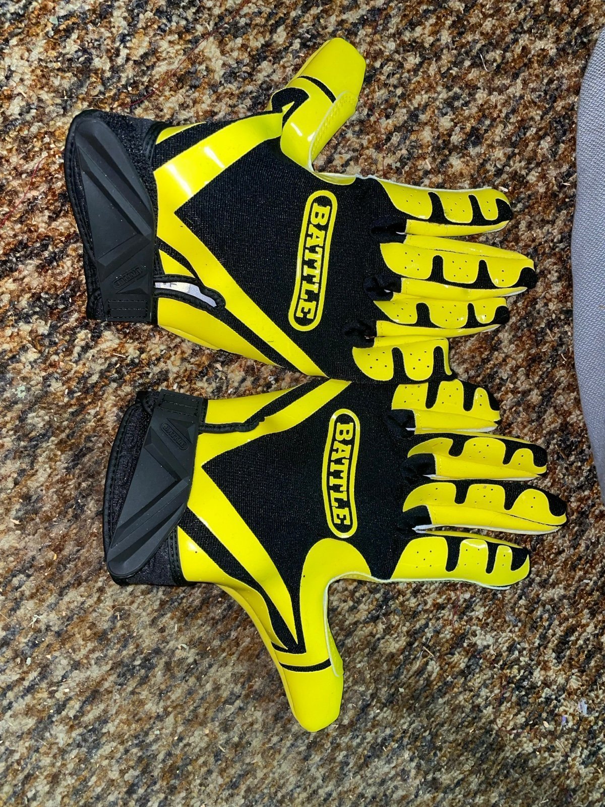Battle stick football gloves