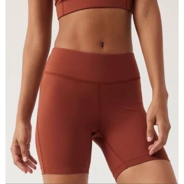 Outdoor Voices Move Free 6” Shorts in Saddle Size Small NWT