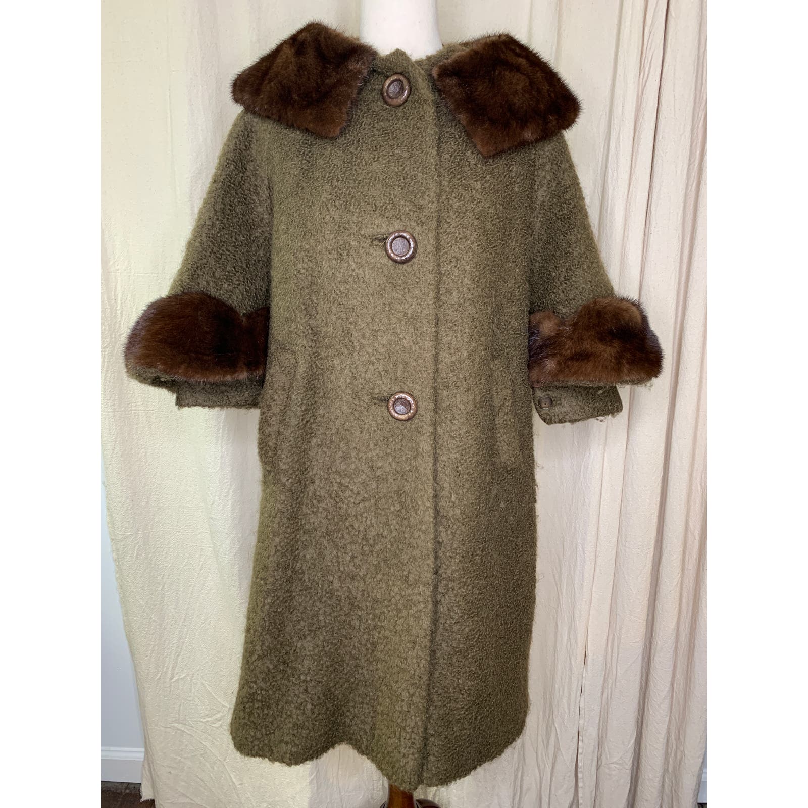 Vintage 1950s Ronnie New York Olive Curly Wool Scallop Mink Fur Swing Peacoat L