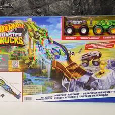 Hot Wheels Monster Trucks Wreckin' Raceway Playset