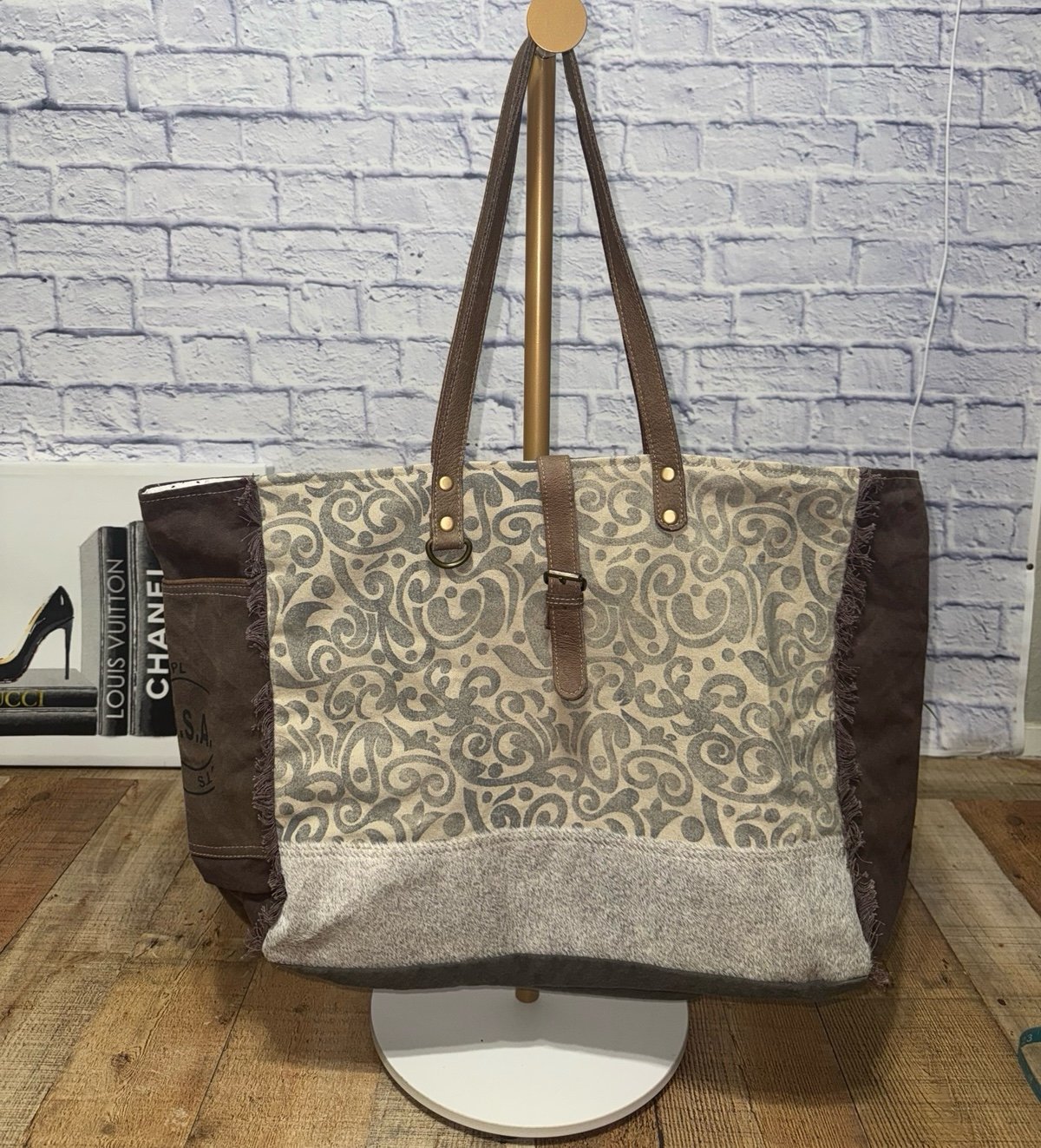 Myra bag FLORAL PRINT WEEKENDER BAG Pre owned good condition