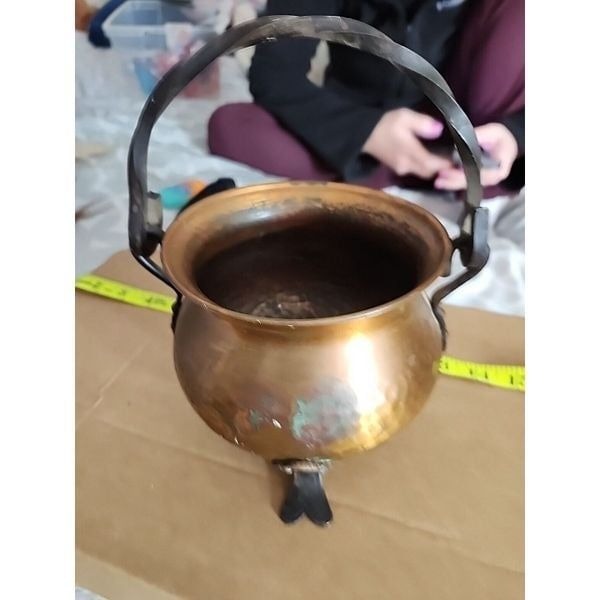 VINTAGE MINI CAULDRON HAMMERED COPPER FOOTED TWISTED IRON HANDLE WEST GERMANY