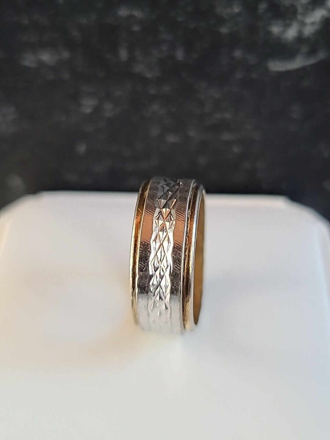 Vintage Two Toned 18K HGE ESPO Etched Band, Size US 4.75