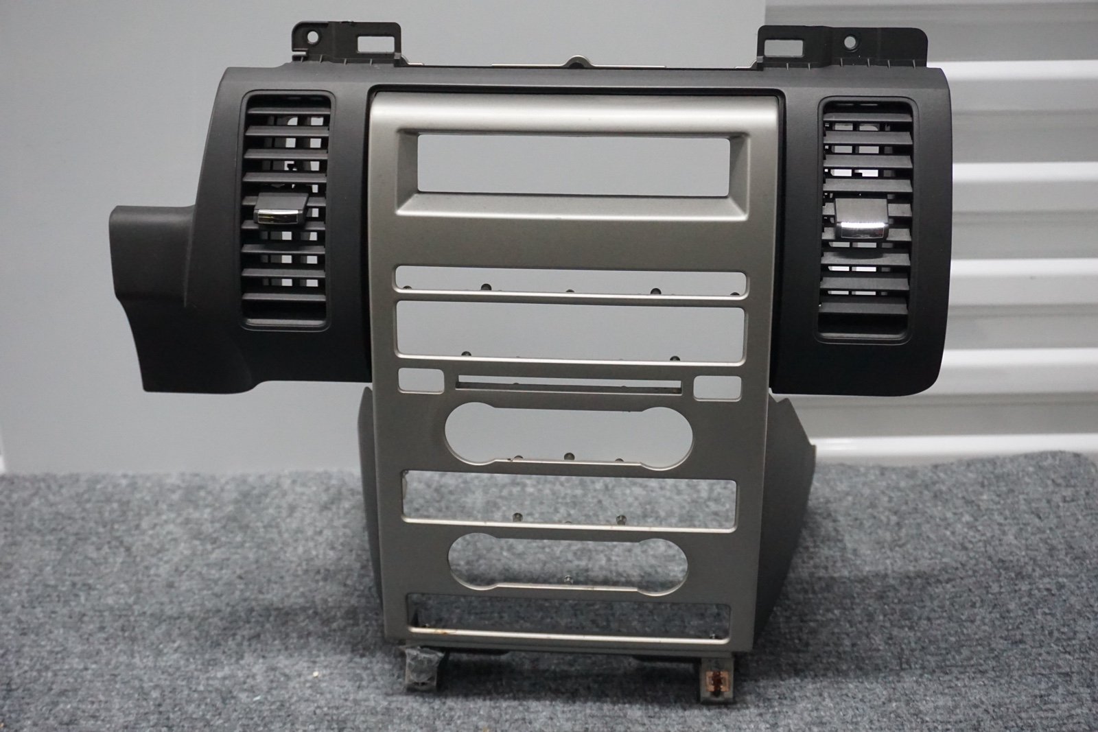 2009-2012 Ford Flex radio trim bezel