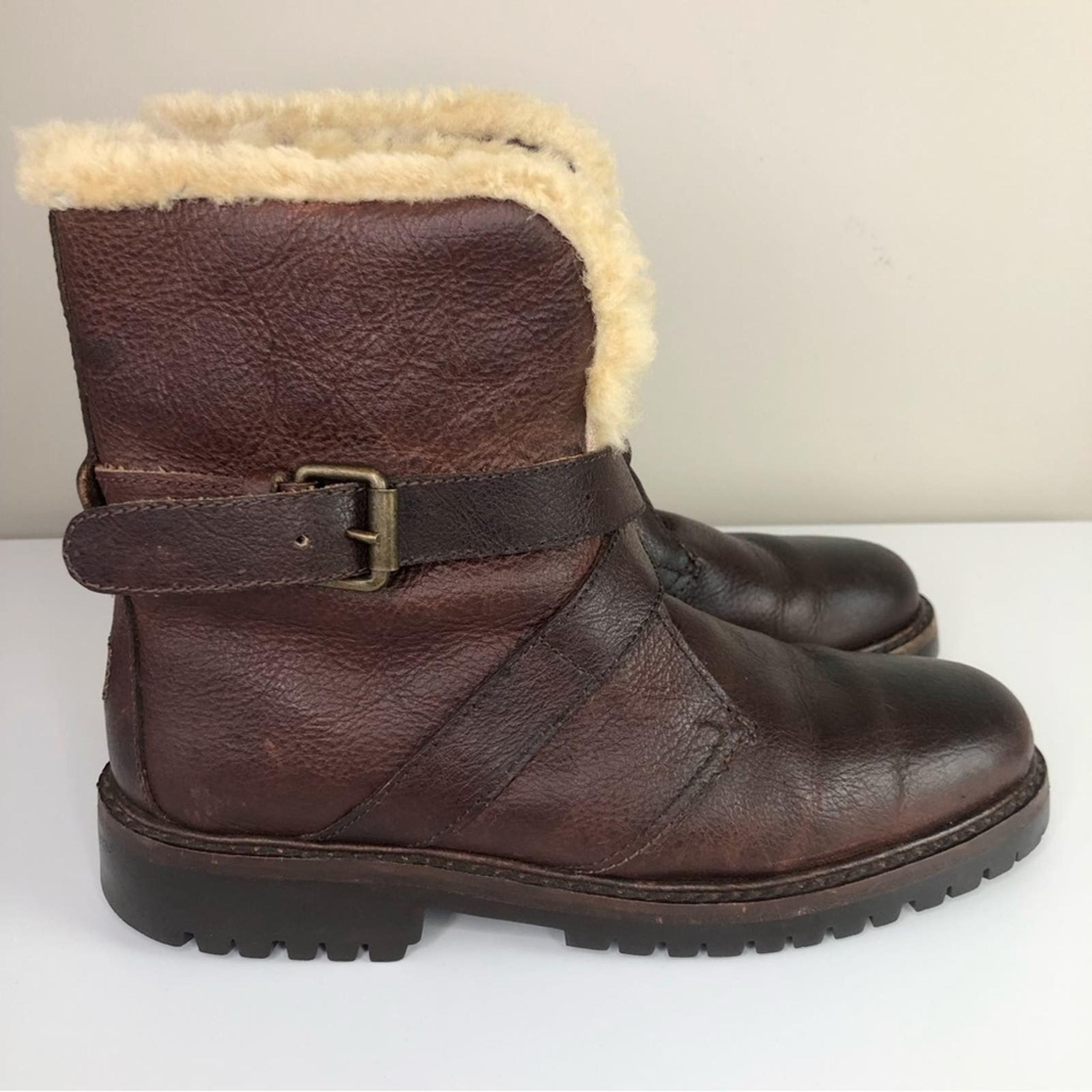 Ralph Lauren Brown Pebble Leather Water proof Shearling Lined Lug Sole boots 8