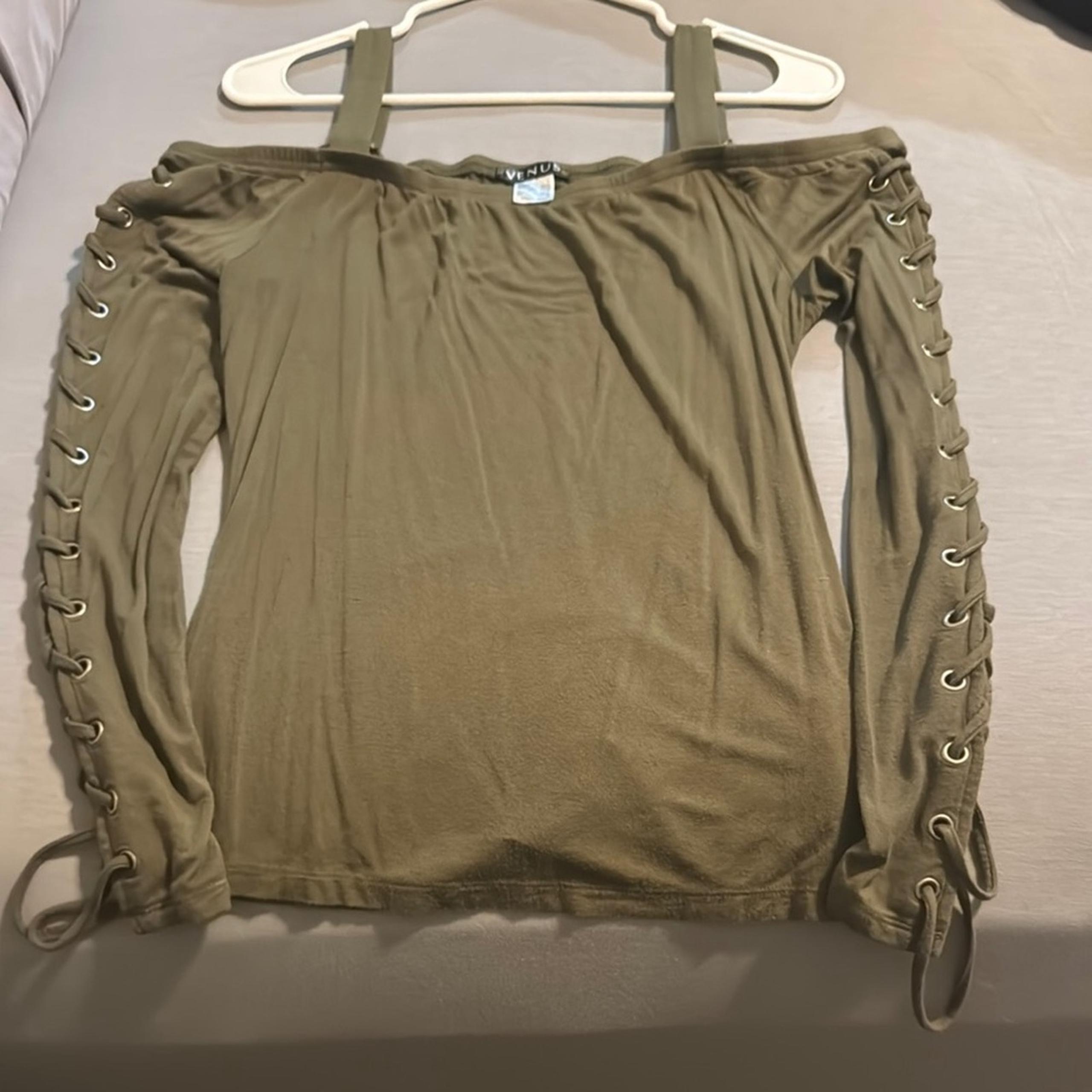 VENUS Green Off-Shoulder Ruched Blouse