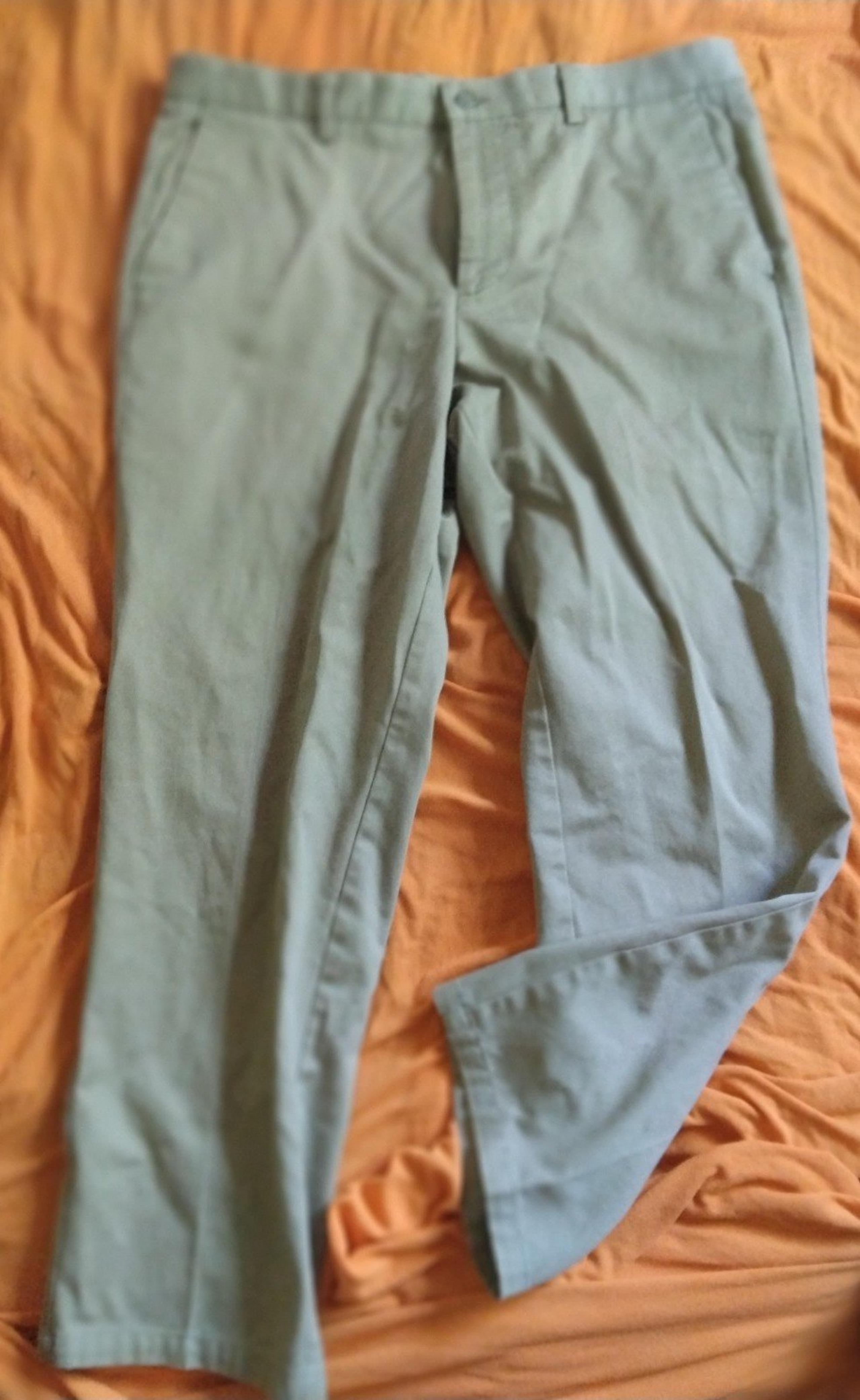 DOCKERS MENS INDIVIDUAL FIT SIZE 40 PANTS