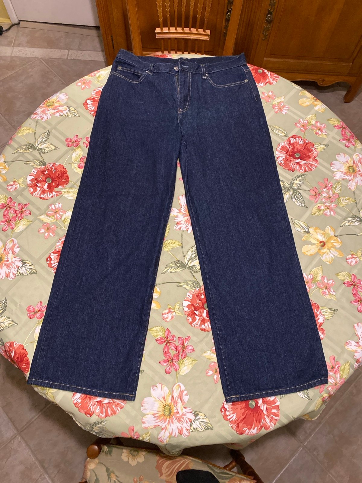Uniqlo wide-leg jeans Sold Out In Stores