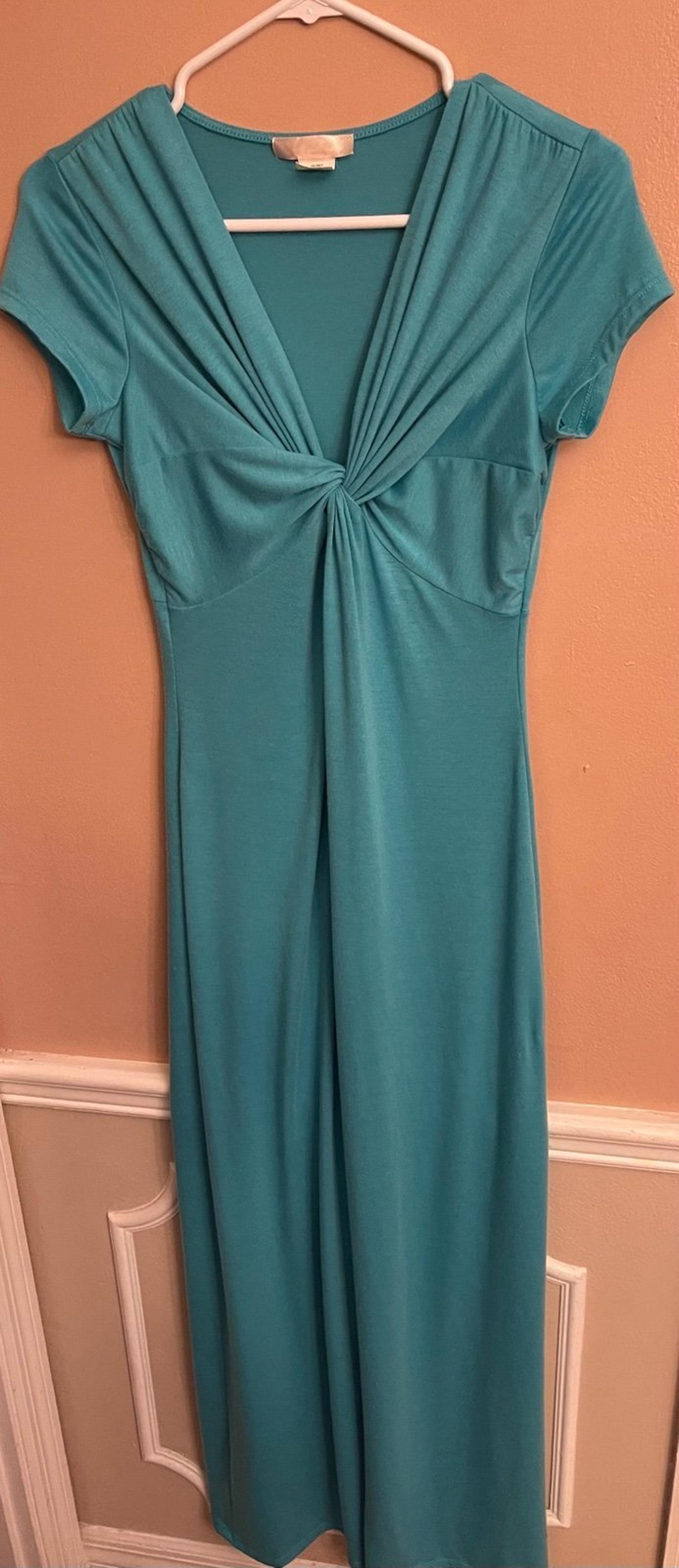 Aqua Maxi four star v neck knotted short sleeve dress size Medium