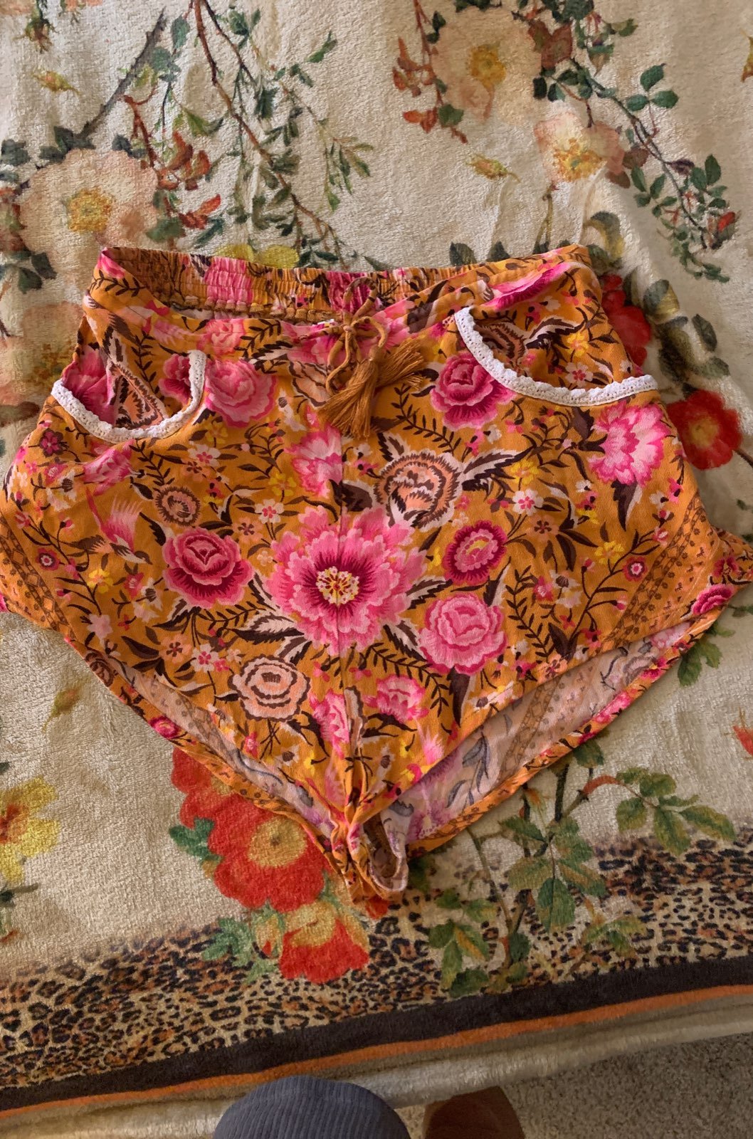 shorts women