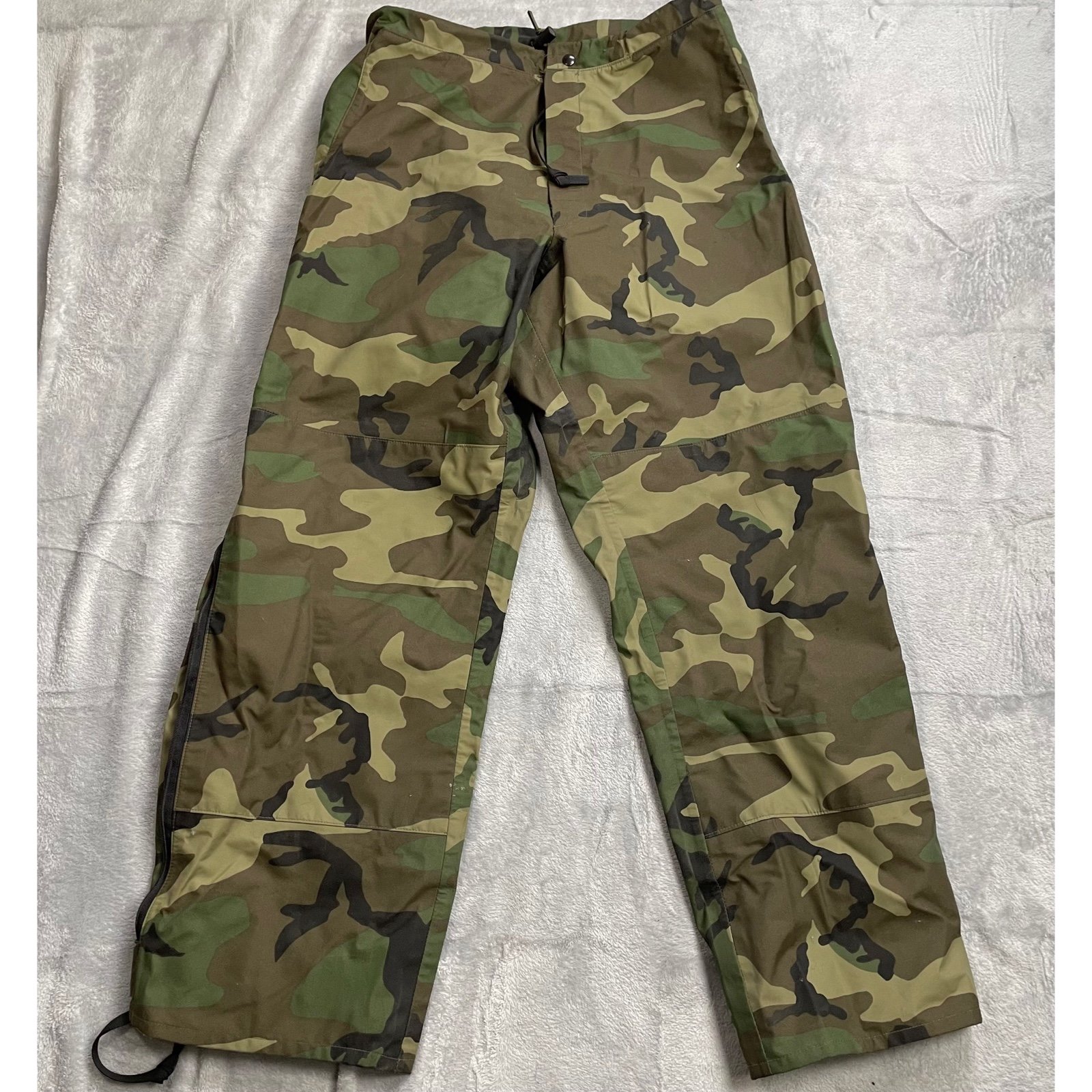 Military Cold Weather Trousers Small Regular Woodland Camo Flaw