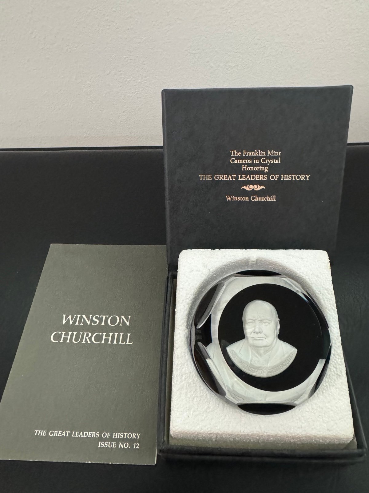 Baccarat Crystal Franklin Mint Paperweight the great Leader Winston Churchill